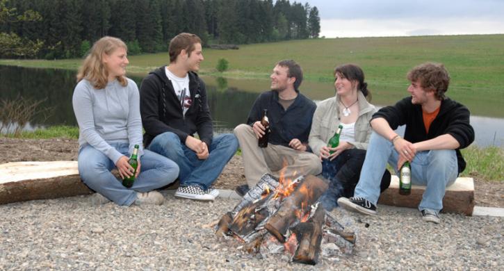 Lagerfeuer am See