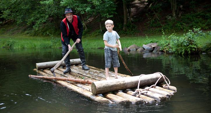 Floß fahren auf der Kleinen Enz