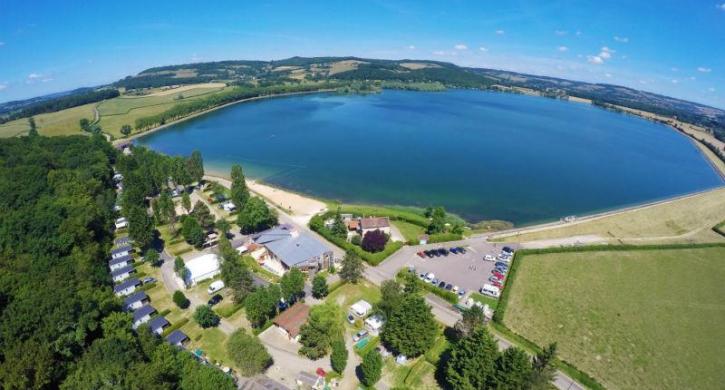 Campingplatz Lac de Panthier am See